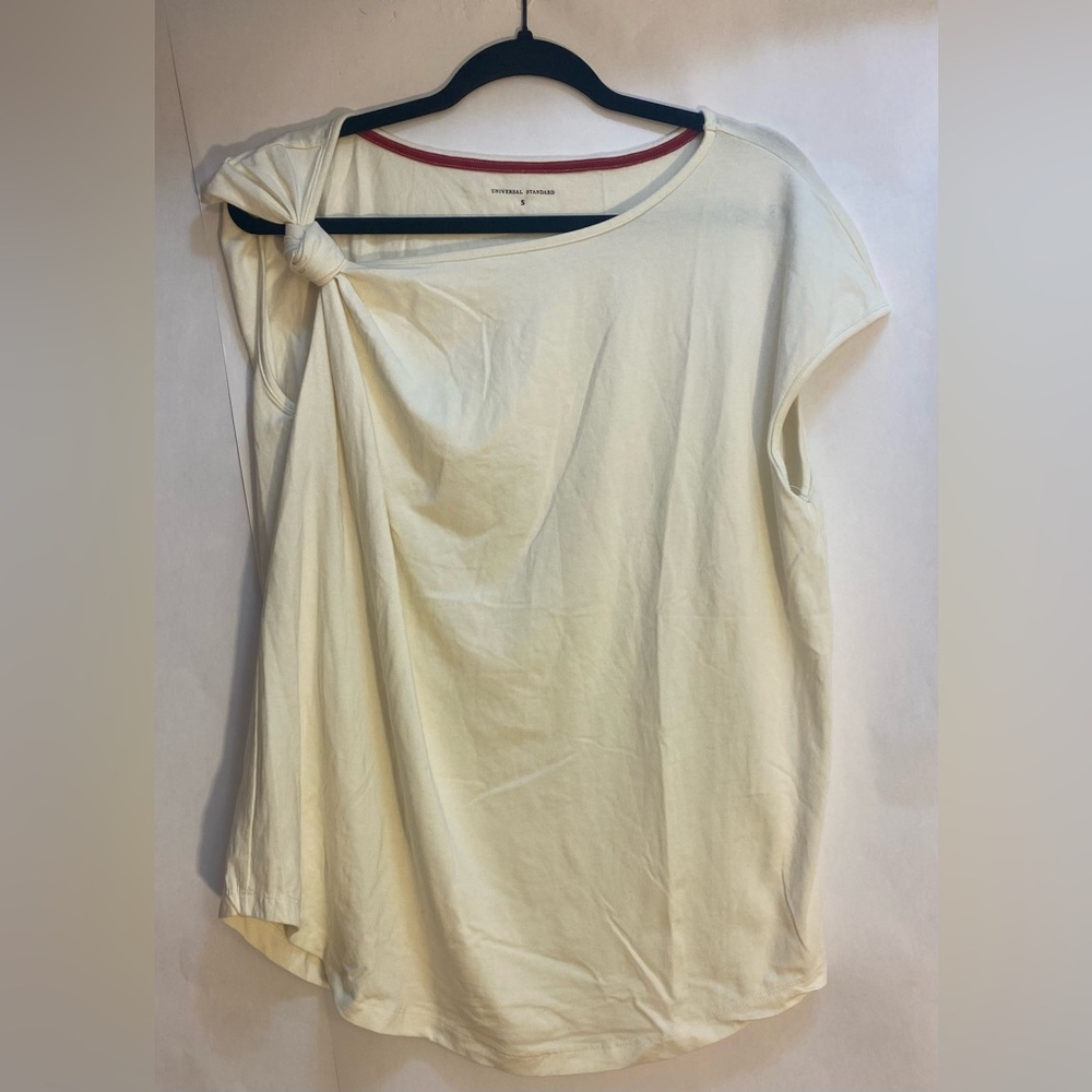 Universal Standard Cream Asymmetrical Knot Shoulder Drape Top Sz Small Womens